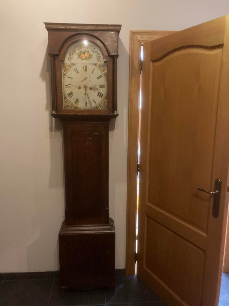 Engelse staande klok, Ophalen