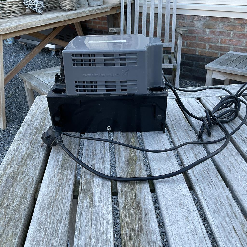 Grundfos condenswater pomp., Doe-het-zelf en Bouw, Ophalen of Verzenden, Gebruikt