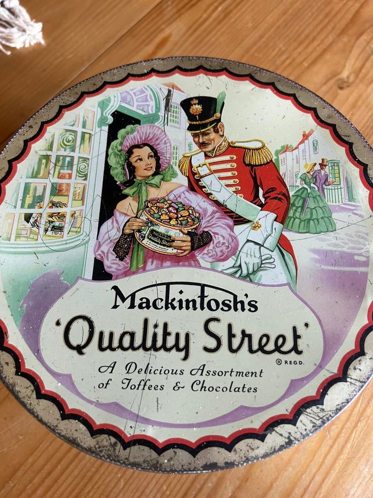 Ancienne boite en metal Quality Street, Enlèvement ou Envoi, Utilisé