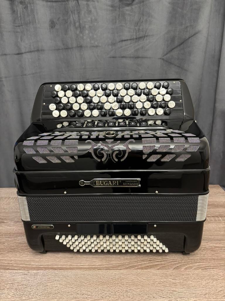 Bugari Juniorfisa 320/J Do1 C-griff, Musique & Instruments, Accordéons, Comme neuf, Enlèvement, Avec bretelles, Accordéon à boutons