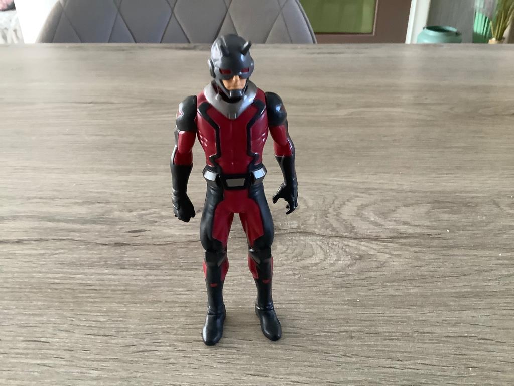 Marvel Ant-Man character (14 cm) (2016), Kinderen en Baby's, Speelgoed | Actiefiguren, Ophalen of Verzenden, Zo goed als nieuw