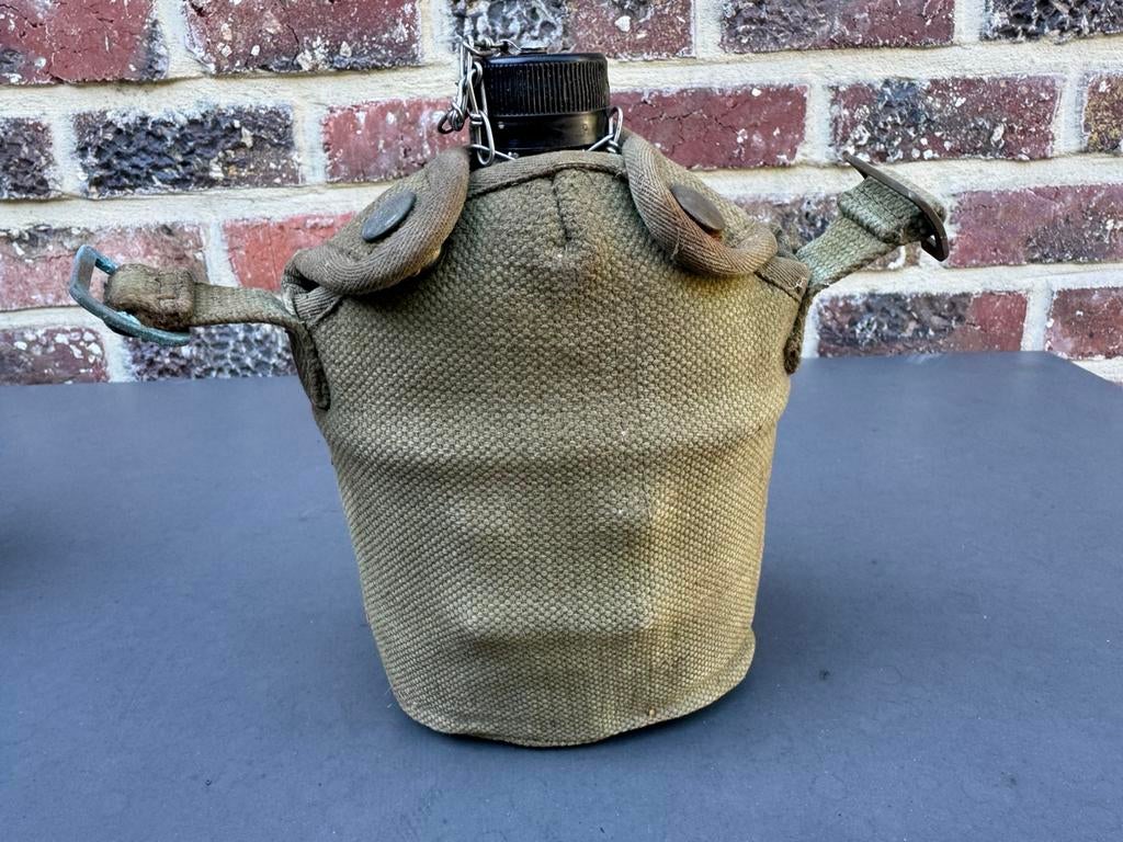 Bouteille à boire armée belge 1963, Collections, Objets militaires | Général, Enlèvement