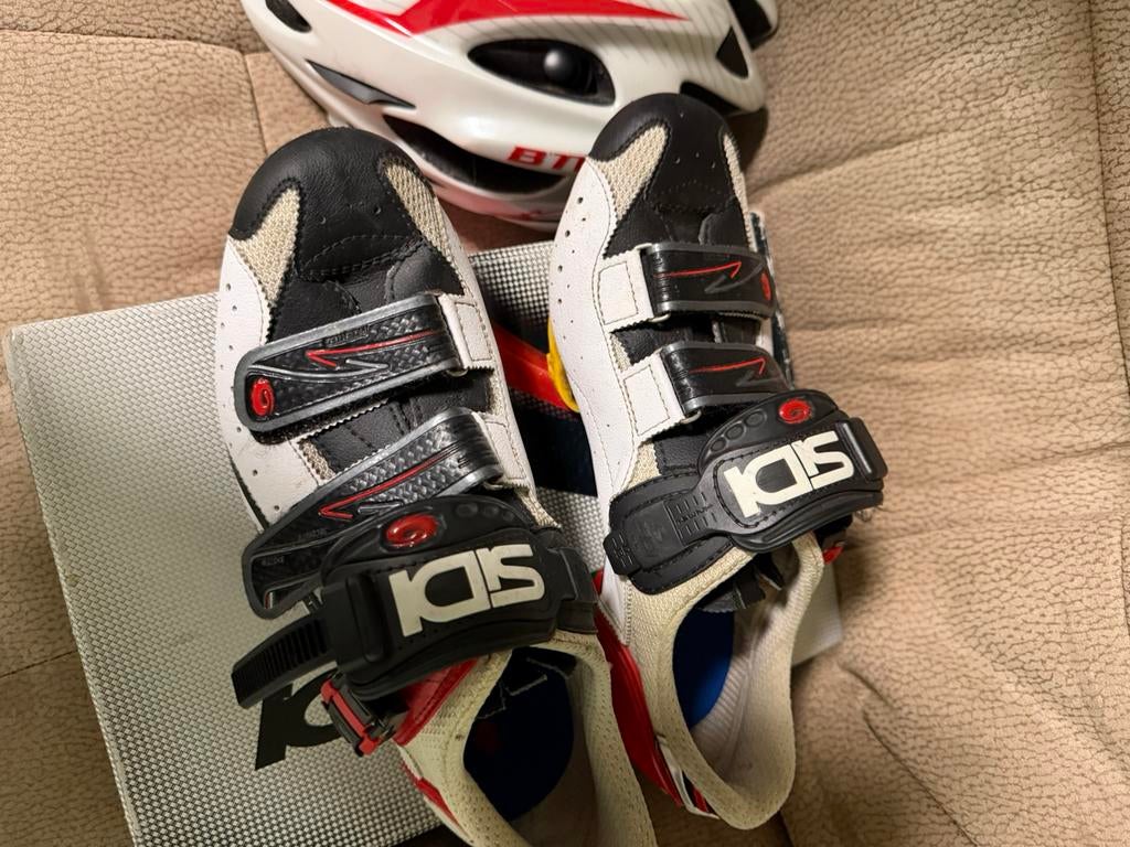 SIDI koersschoenen +helmen 3st+kledingen broeken, Ophalen, Gebruikt, Heren