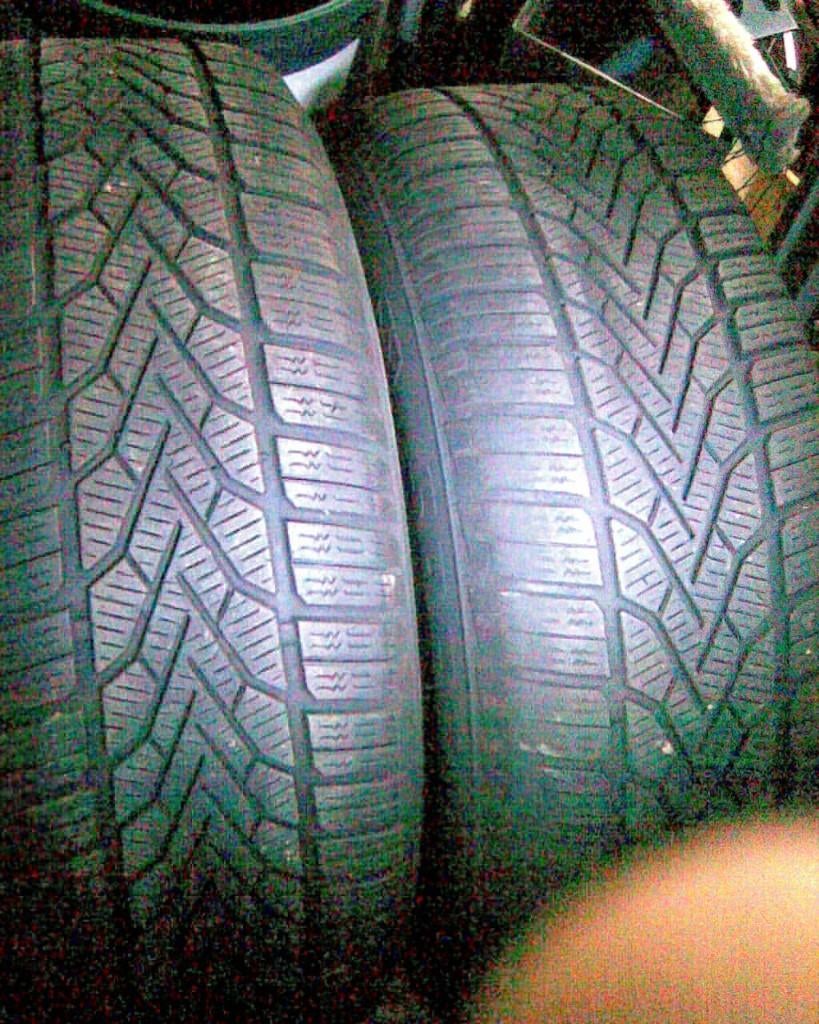 2 Pneus hiver sur jantes Pneu 215 65 R16H   (Tucson), Pneus et Jantes, Véhicule de tourisme, Enlèvement, Pneus hiver