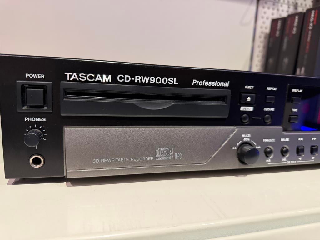 Enregistreur de CD pro Tascam CD-RW900SL en parfait état, Enlèvement ou Envoi, Comme neuf, Autres marques
