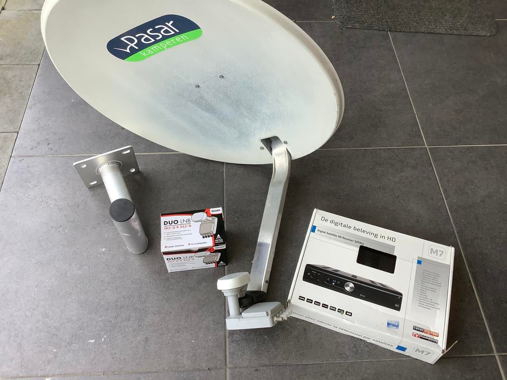 Schotelantenne TV Vlaanderen + toebehoren, Enlèvement, Utilisé