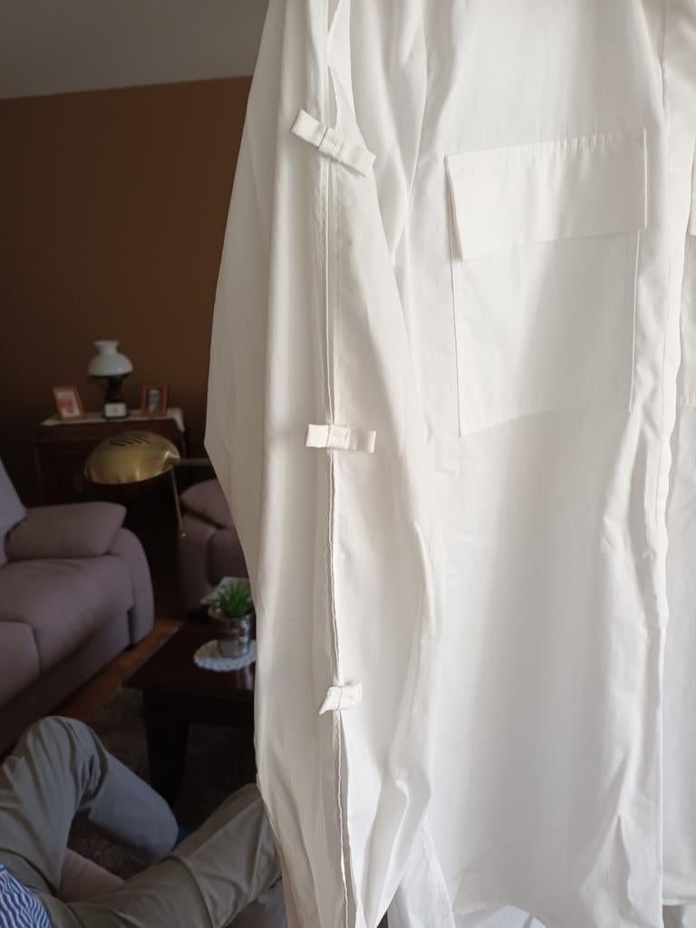 Toute nouvelle blouse élégante « KARL LAGERFELD » e, Enlèvement ou Envoi, Comme neuf, Taille 42/44 (L), Blanc