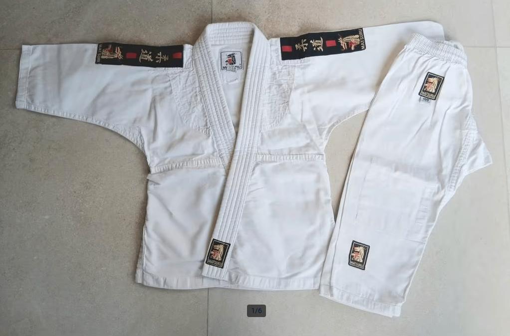 Judopak kinderen Matsuru maat 100, Sports & Fitness, Sports de combat & Self-défense, Enlèvement ou Envoi, Taille XS ou plus petite
