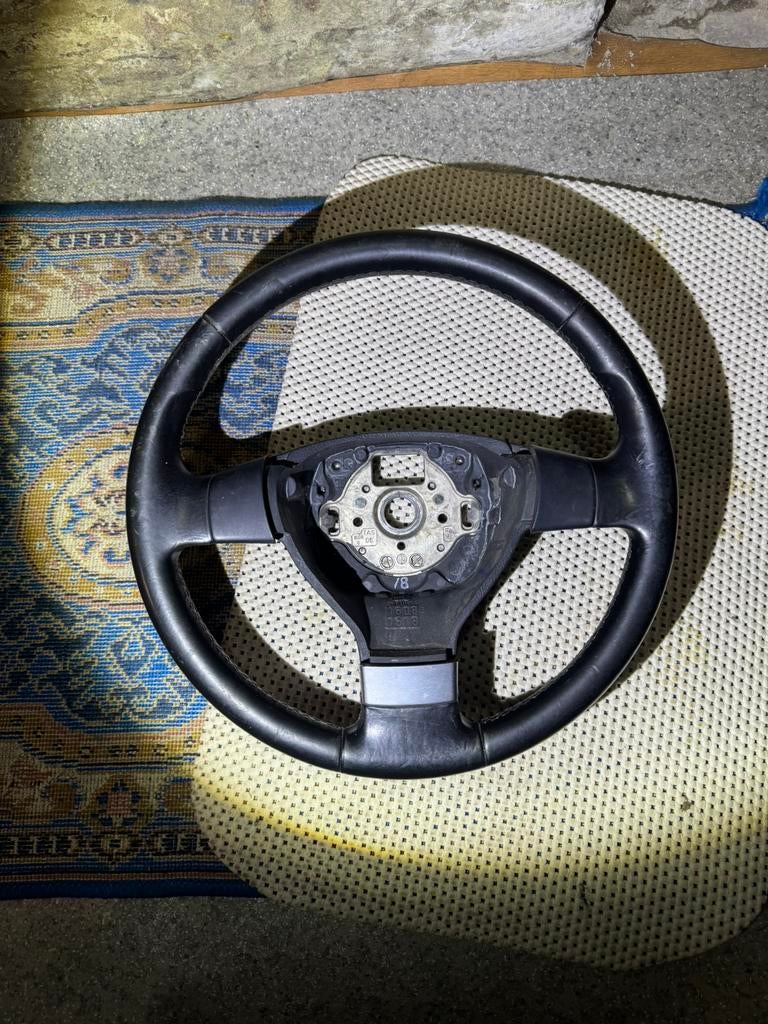 Volant en Cuir Volkswagen Golf 5 polo 9n3 etc.., Autos : Pièces & Accessoires, Enlèvement ou Envoi, Volkswagen