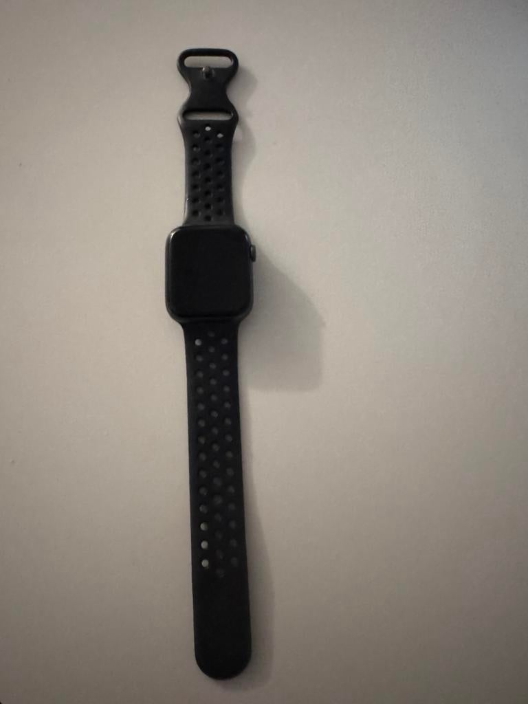 Apple watch series 5, Handtassen en Accessoires, Smartwatches, Ophalen, Zo goed als nieuw