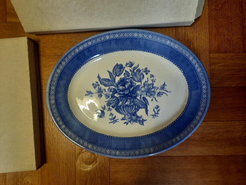 nieuwe mooie keramieken ovalen schotel 31cm Churchill, Enlèvement ou Envoi, Neuf, Assiettes(s)