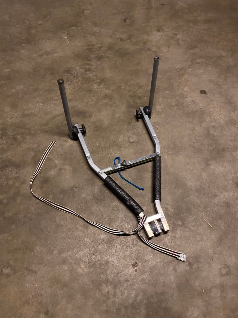 15€ Porte vélo pliable sur attache remorque, Autos : Divers, Porte-vélos, Enlèvement ou Envoi, Utilisé, Support d'attelage