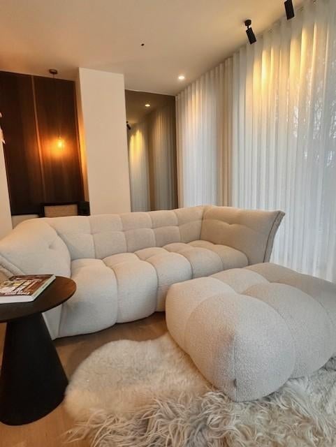 Nieuw!! Design zetel&pouf  Xoon (nieuwprijs 2800€), Ophalen, Nieuw, Stof, Design