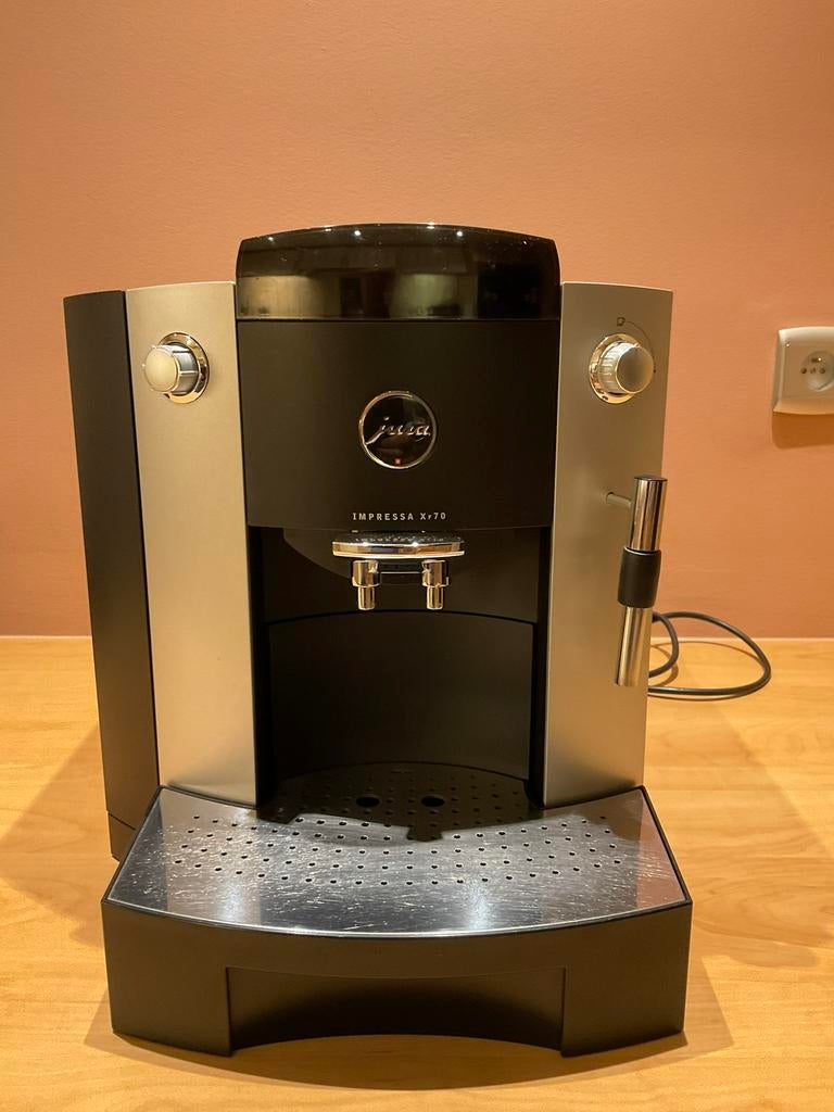 Jura Impressa Xf70, Réservoir d'eau amovible, Café en grains, Comme neuf, Enlèvement