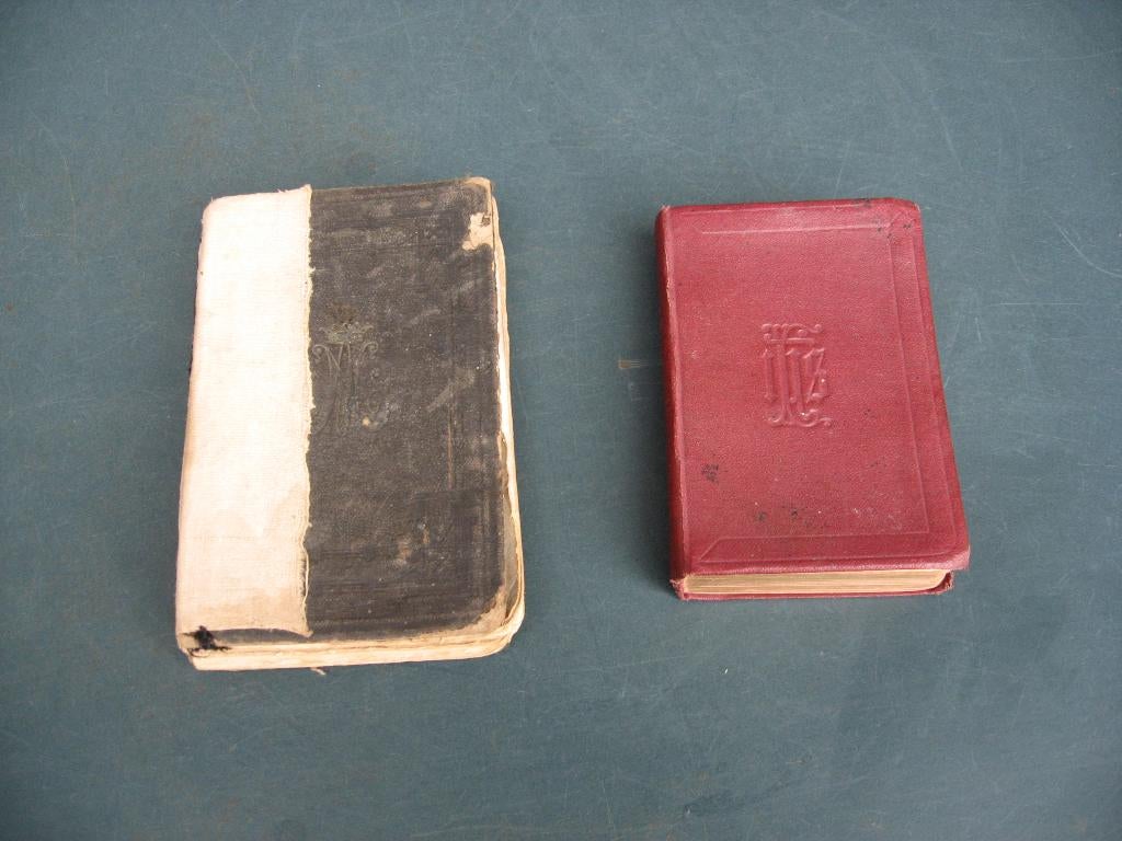 2 vieux livres/missels d'église, Enlèvement ou Envoi