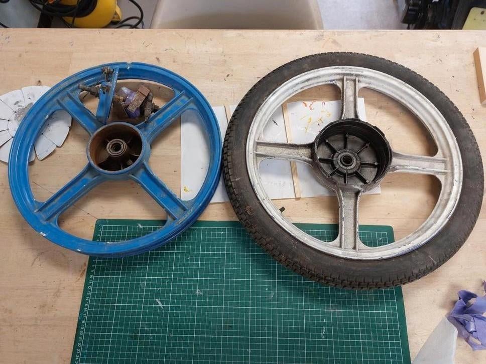 Vespa bravo wielen / set GERESERVEERD, Ophalen