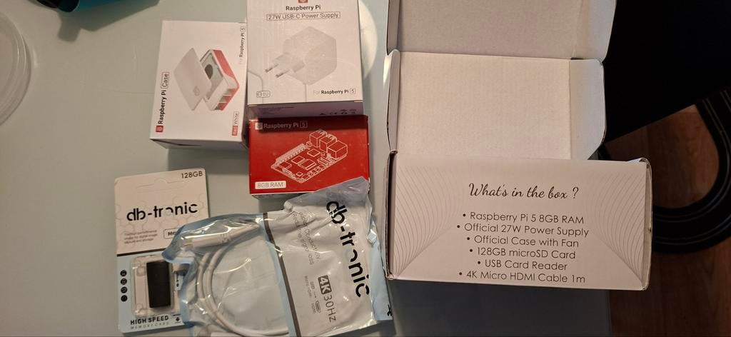 Raspberry pi 5 (8gb) starter kit , nieuw ongebruikt, Computers en Software, Overige Computers en Software, Ophalen