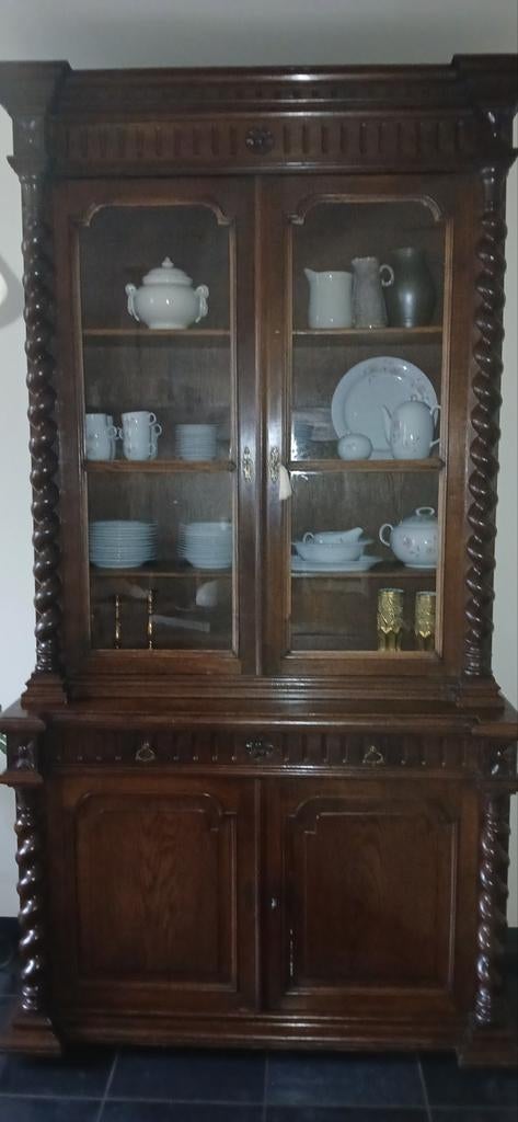 Oude volledig eiken kast, Ophalen