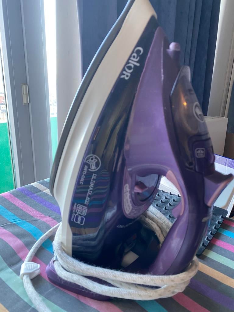 Ensemble table et fer a repasser, Electroménager, Enlèvement, Utilisé