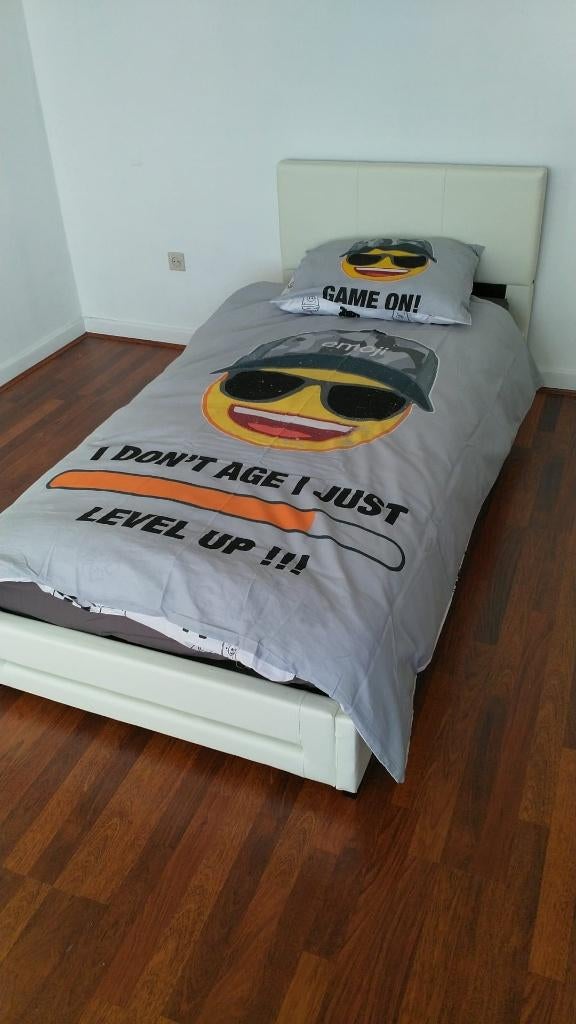 Kinderbed 200x90 wit, 85 tot 100 cm, Zo goed als nieuw, 180 cm of meer, Ophalen