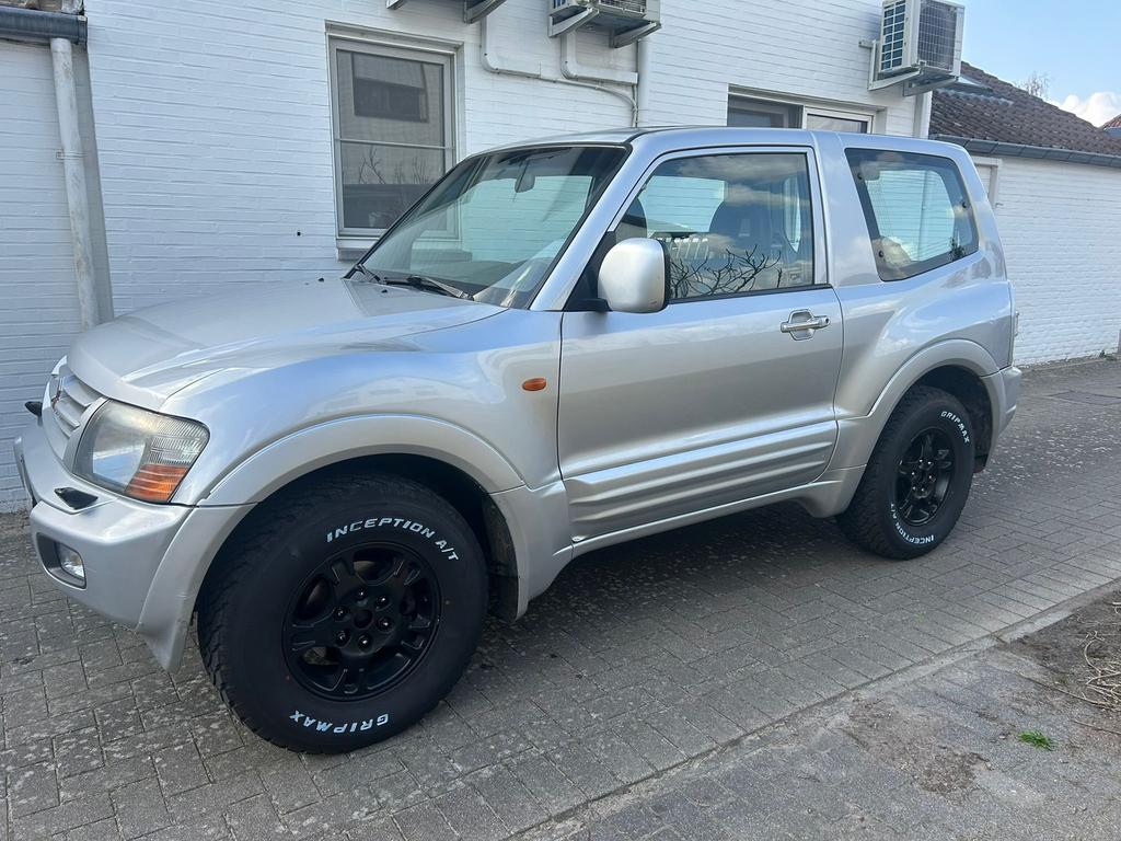 Mitsubishi Pajero 3.2 Diesel, Cuir, Argent ou Gris, Achat, Attache-remorque