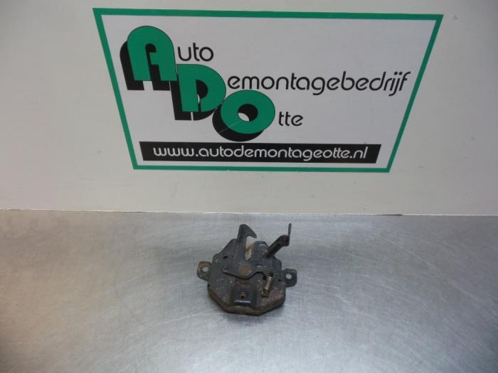 Mécanique de verrouillage capot d'un Hyundai Coupe (Coupe 9, -, 3 mois de garantie, Utilisé, Hyundai