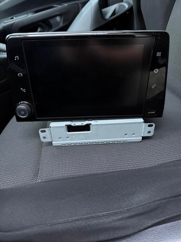 Radio Navigation Peugeot Rifter, Ophalen, Zo goed als nieuw