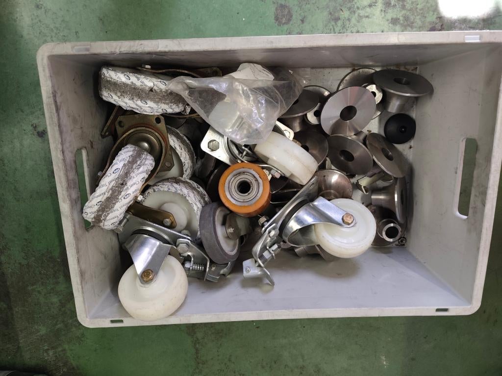 stelvoeten overige material, Doe-het-zelf en Bouw, Zwenkwielen, Ophalen, Zo goed als nieuw