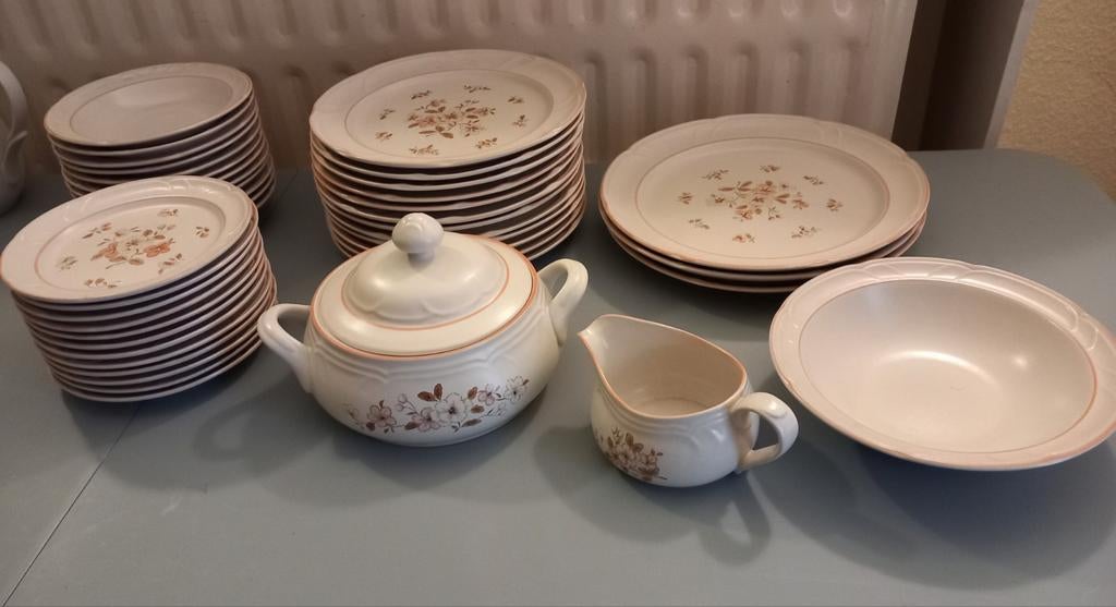 Service à dîner vintage Country Ware Peachwood(12 personnes), Maison & Meubles, Service complet, Comme neuf, Céramique, Enlèvement