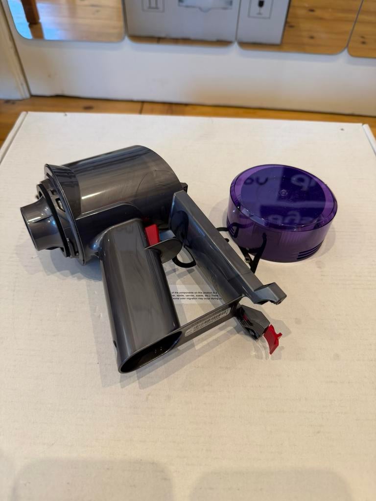 Moteur et filtre Dyson V8 SV25 neuf et jamais utilisé origin, Bricolage & Construction, Enlèvement ou Envoi, Neuf