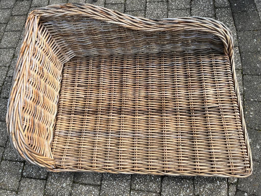 Lit pour chien en osier, Enlèvement, Utilisé, Roseau