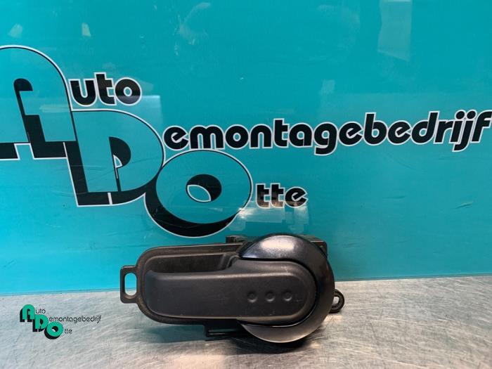 Poignée portière 4portes avant droite d'un Nissan Micra (M, -, 3 mois de garantie, Utilisé, -