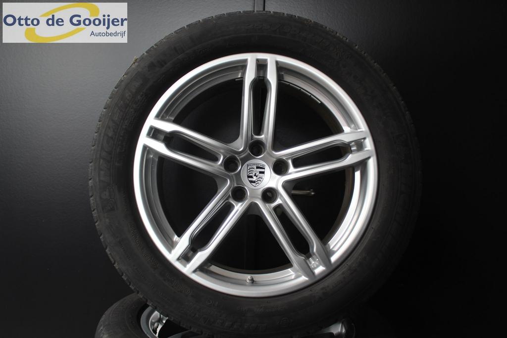 Porsche Macan Velgen 19 Inch Winterbanden Goodyear, Pneus et Jantes, Pneus hiver, -, Véhicule de tourisme