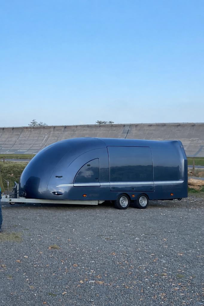 Gesloten Woodford Aanhanger, Enlèvement