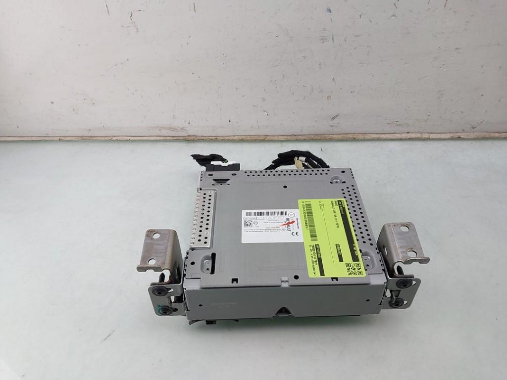 RADIO Renault Captur (2R) (01-2013/-) (|281151536R|), Gebruikt, Renault, Peter-Huppertz-Straße 5
51063  Köln, DE, Dialog.deutschland@renault.de