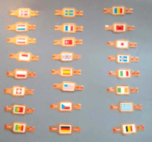 24 bagues cigare drapeaux marque lugano, Collections, Enlèvement ou Envoi, Utilisé, Bagues de cigare