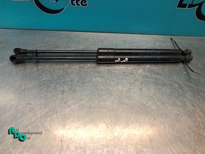 Amortisseur kit capot moteur d'un BMW 3-Serie (3-Serie 04-), -, 3 mois de garantie, Utilisé, -