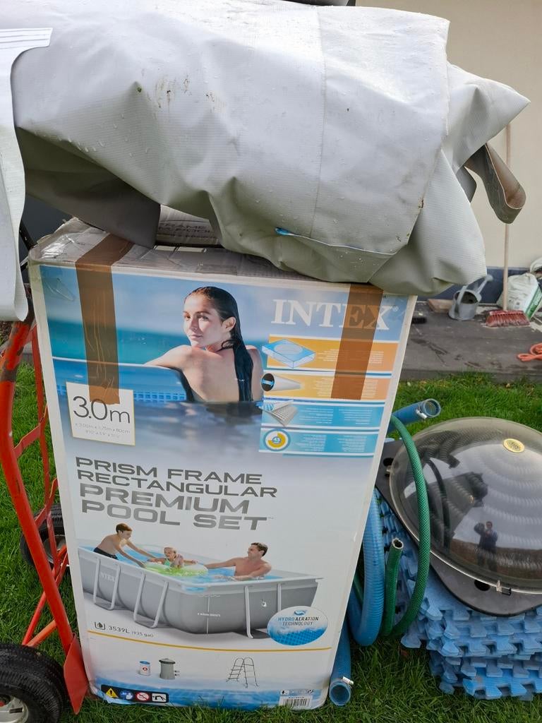 Piscine Intex avec pompe filtrante en verre et ampoule solai, Enlèvement