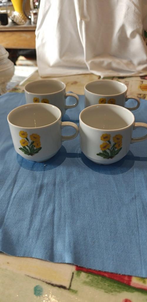 kopjes 4 stuks Kahla made in GDR gele bloemen, Ophalen of Verzenden