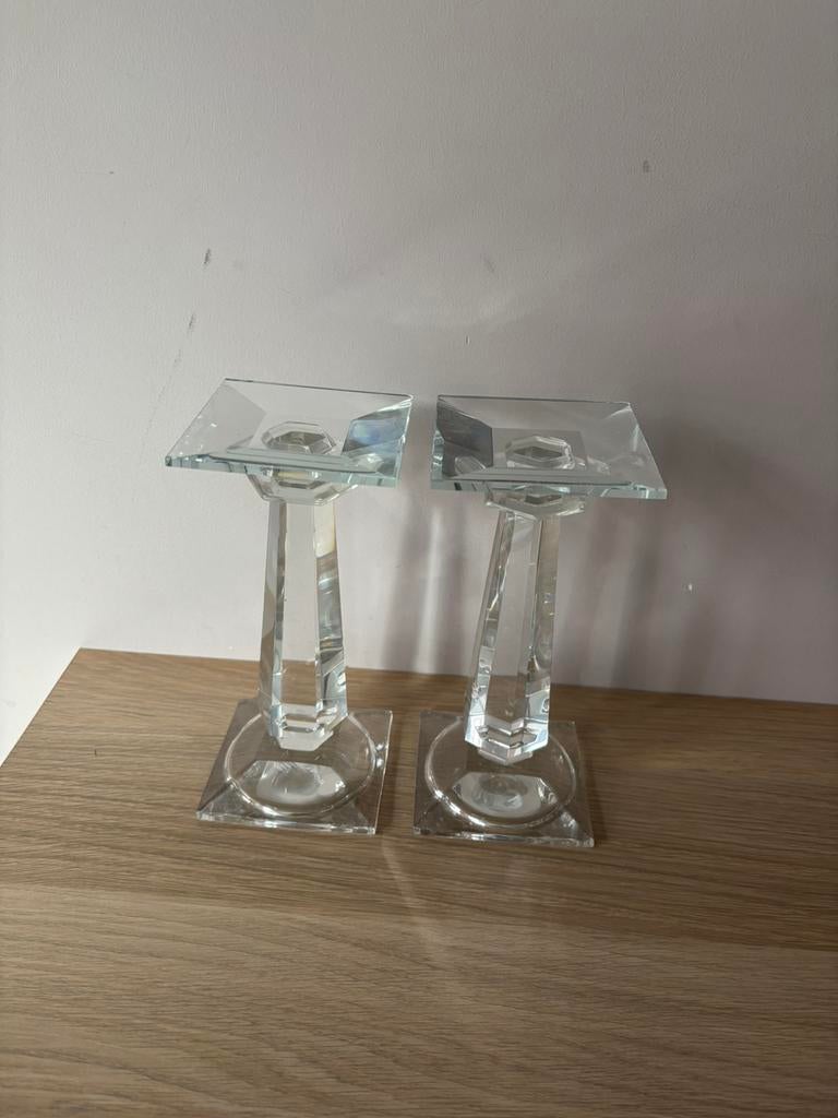 Bougeoirs en verre (2), Enlèvement