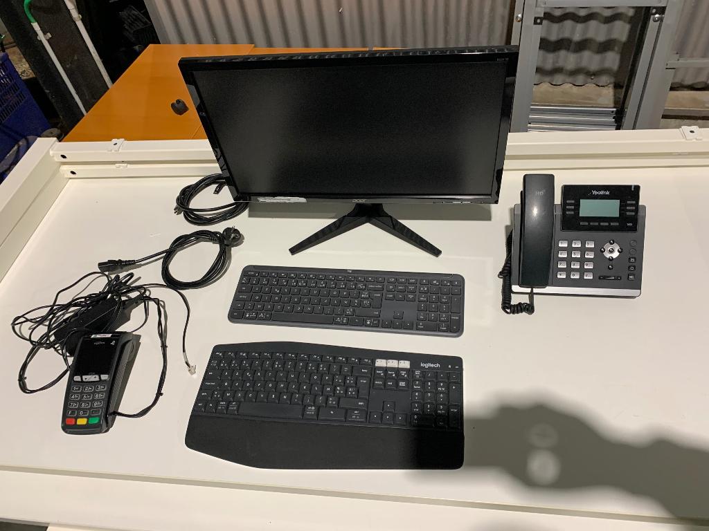 Monitor, toetsenbord , muis en betaalterminal, Enlèvement, Azerty, Utilisé, Logitech