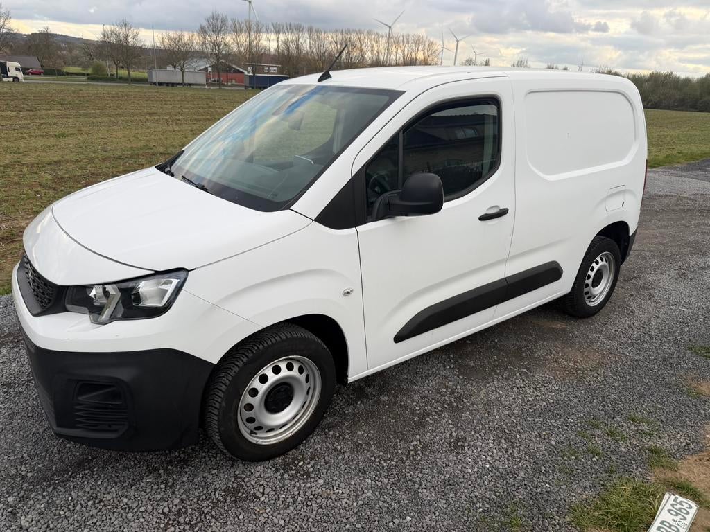 Peugeot-partner 2019, Auto's, Bestelwagens en Lichte vracht, Euro 6, 1600 cc, Wit, Particulier