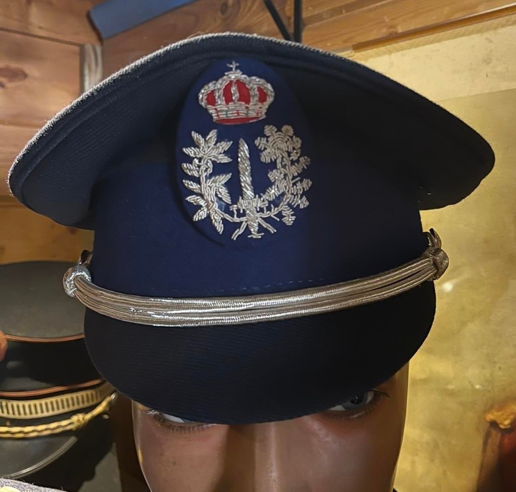 Uniforme de police, Collections, Enlèvement
