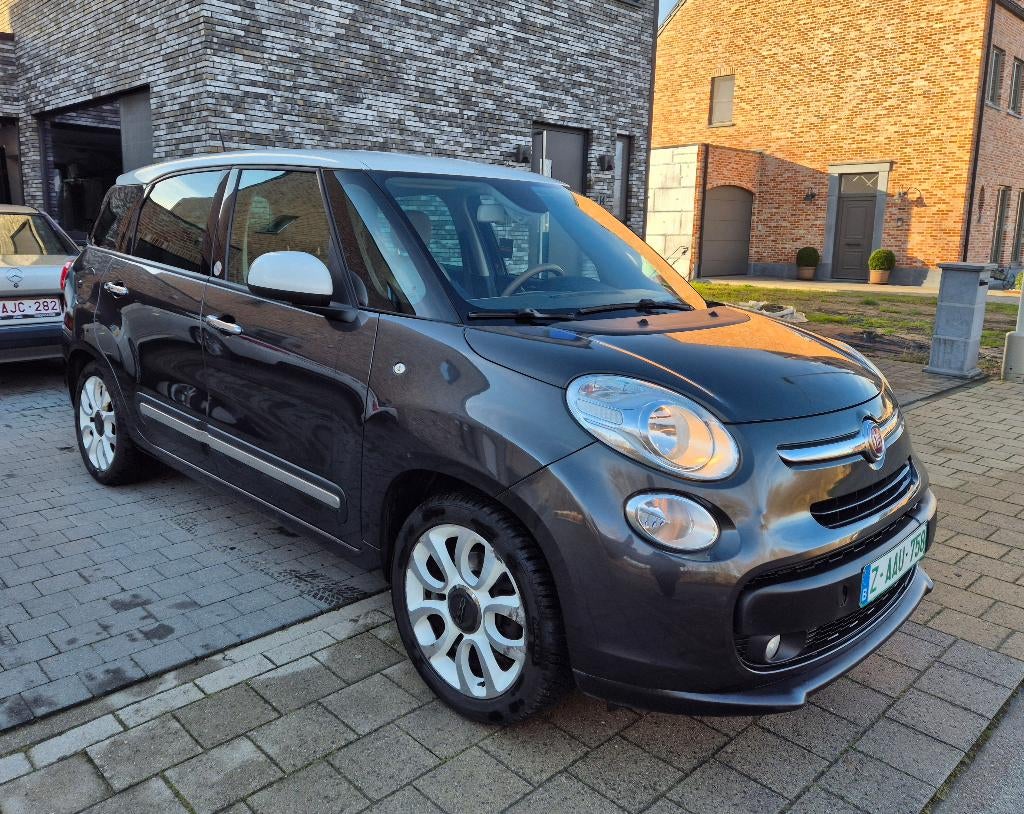 Fiat 500L 2013 1ste eig. 102.000kms EURO5 1.6Diesel 7zits AC, Autos, Fiat, Achat, 7 places, Noir, 5 portes