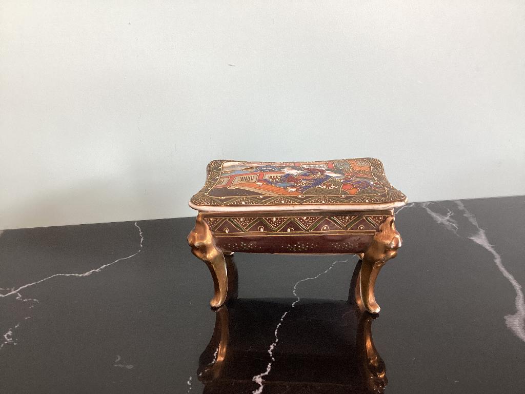 Kleine bonbonniere in porselein Satsuma. 157/F., Antiek en Kunst, Ophalen