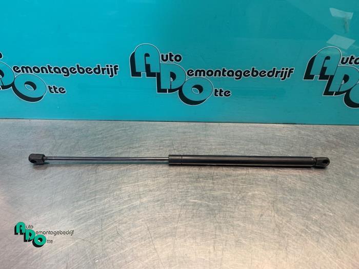 Amortisseur capot moteur gauche d'un Seat Leon (Leon 00-), Autos : Pièces & Accessoires, -, 3 mois de garantie, Utilisé, -