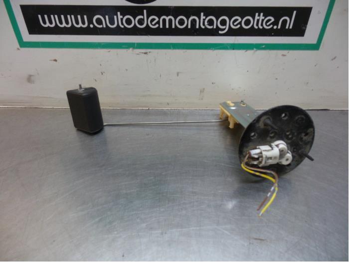 Flotteur de carburant d'un Lexus IS 200 (IS 200 99-), -, 3 mois de garantie, Lexus, Utilisé