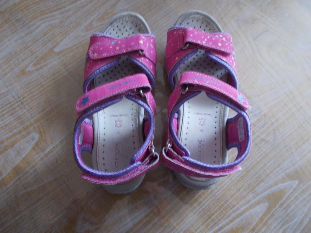 Paire de sandalettes roses GEOX pour fille., Comme neuf, Enlèvement, Chaussures, Geox