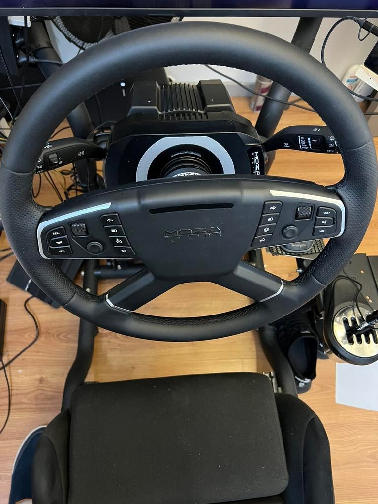 Moza R9 + M.F. Stalks + Truckw. 1Mnd oud, Ophalen, Zo goed als nieuw