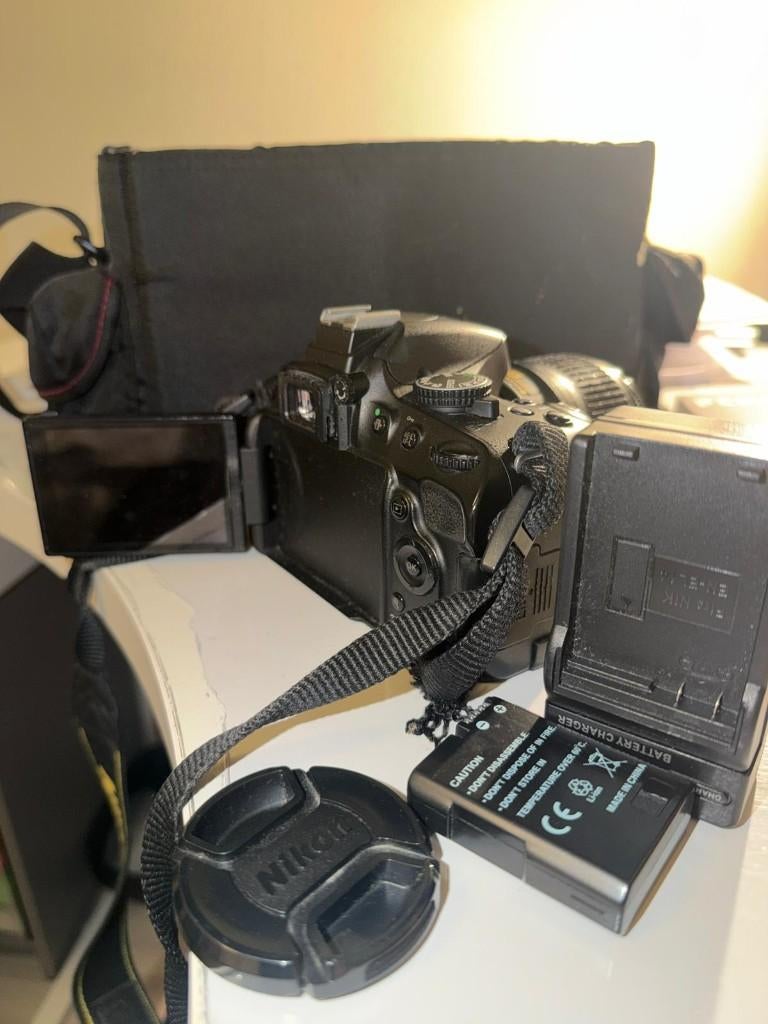 Nikon D5100 DSLR + 18–55mm VR lens + cameratas, Ophalen, Gebruikt, Spiegelreflex, Nikon